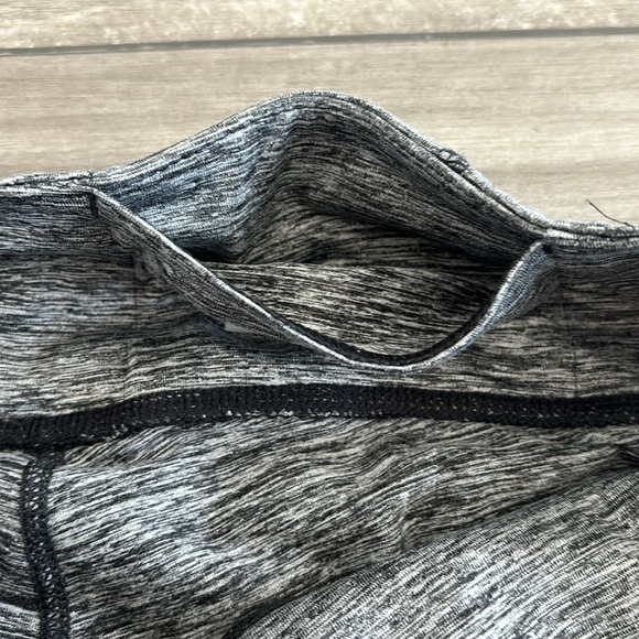 Women’s XS Adidas leggings, gray, and black - Picture 4 of 4